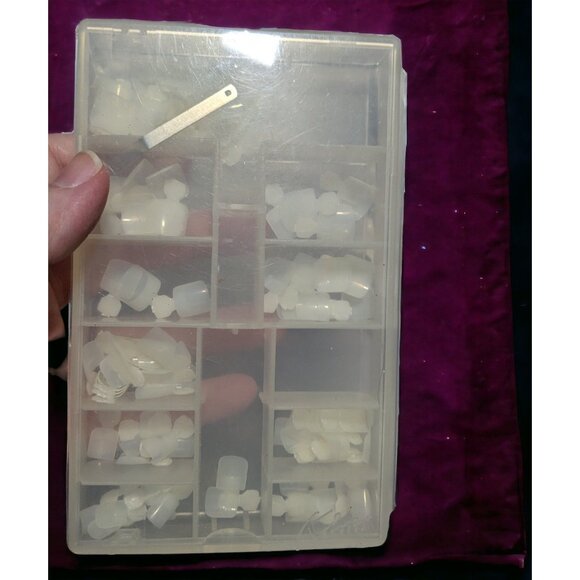 Faux Nails And Tips Bundle - Picture 2 of 14